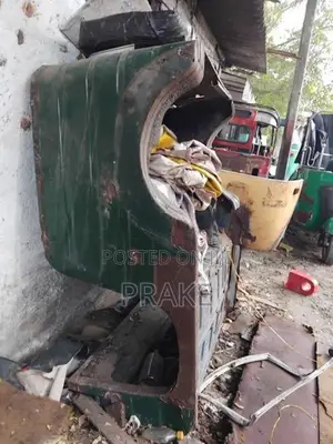 Three wheel bakki