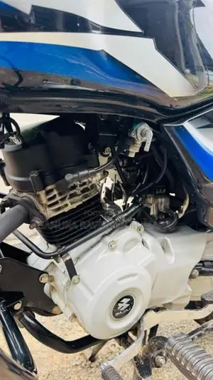 Bajaj CT100 2025
