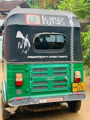 Bajaj RE 2011