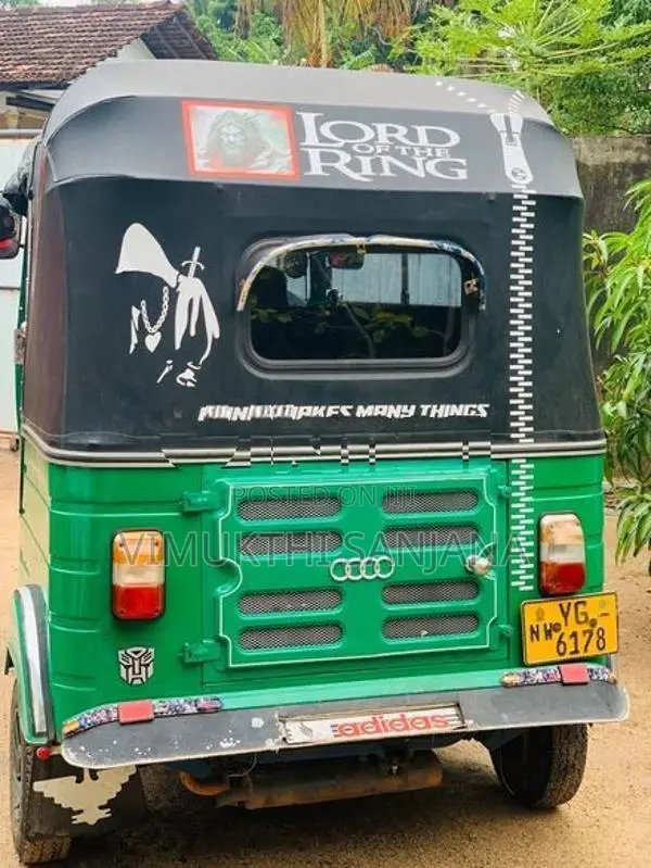 Bajaj RE 2011
