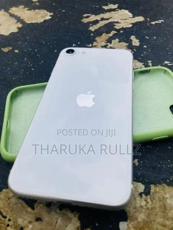 Apple iPhone SE 2 (Used)