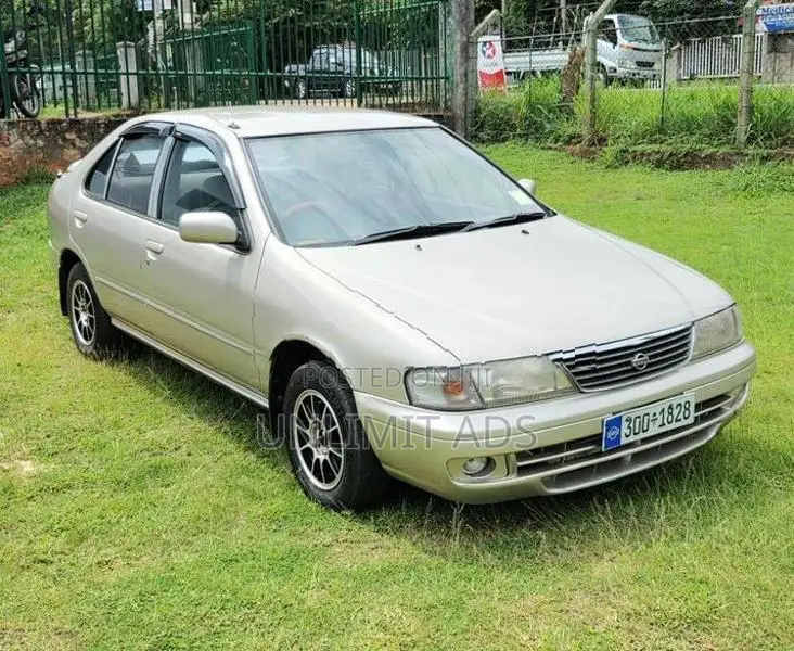 Nissan Sunny FB14 Ex Saloon 1996