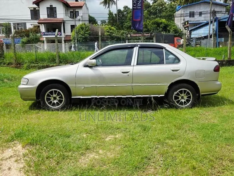 Nissan Sunny FB14 Ex Saloon 1996