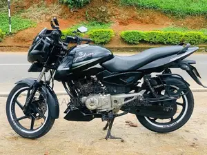 Bajaj Pulsar 150 Clean Black Edition 2016