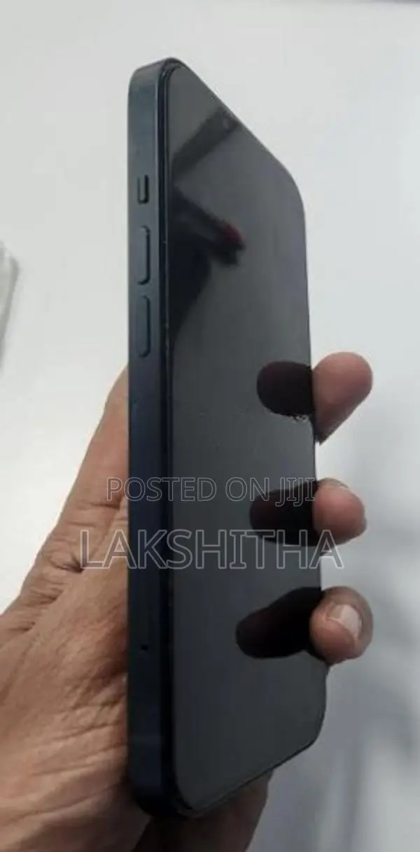 Apple iPhone 13 (Used)