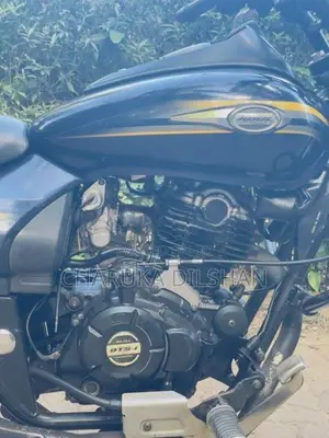 Bajaj Avenger Street 2016