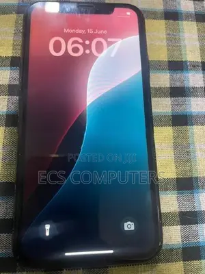 Apple iPhone XR (Used)