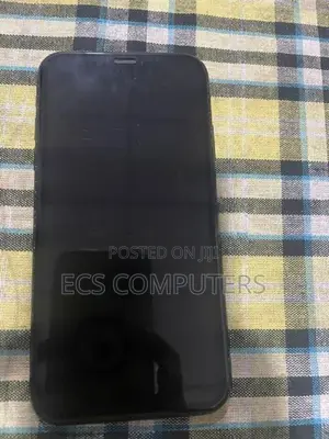 Apple iPhone XR (Used)