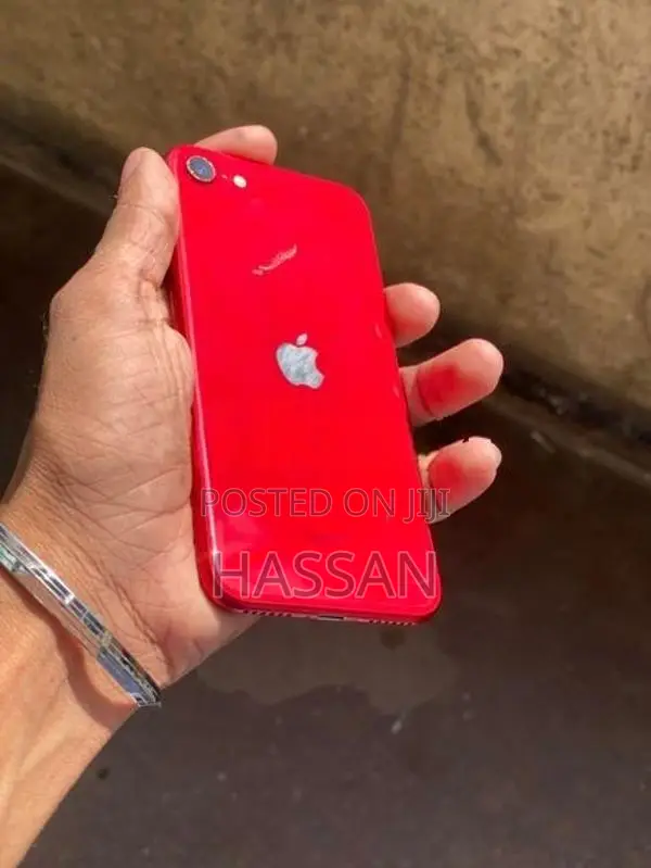 Apple iPhone SE 2 (Used)