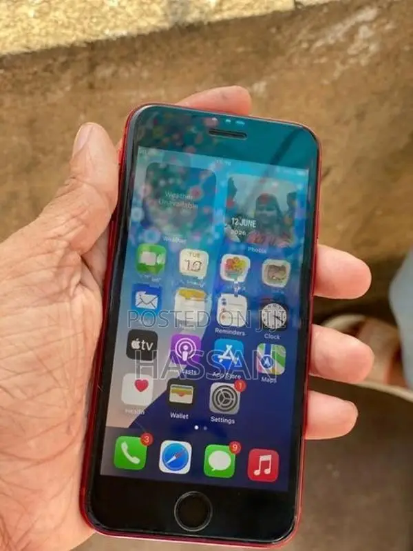 Apple iPhone SE 2 (Used)