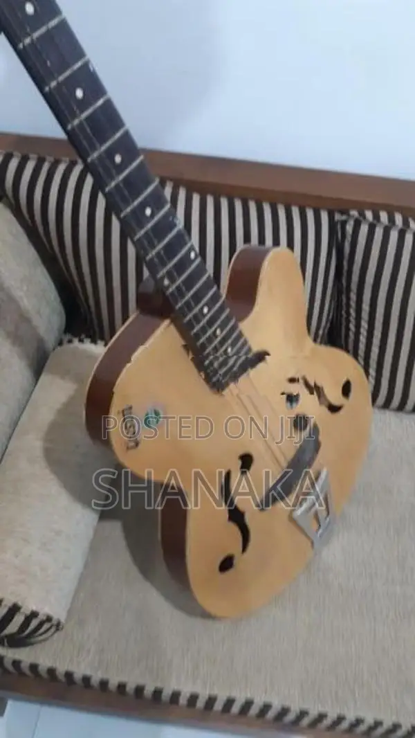 Box Guitar