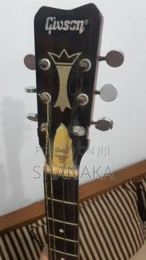 Box Guitar