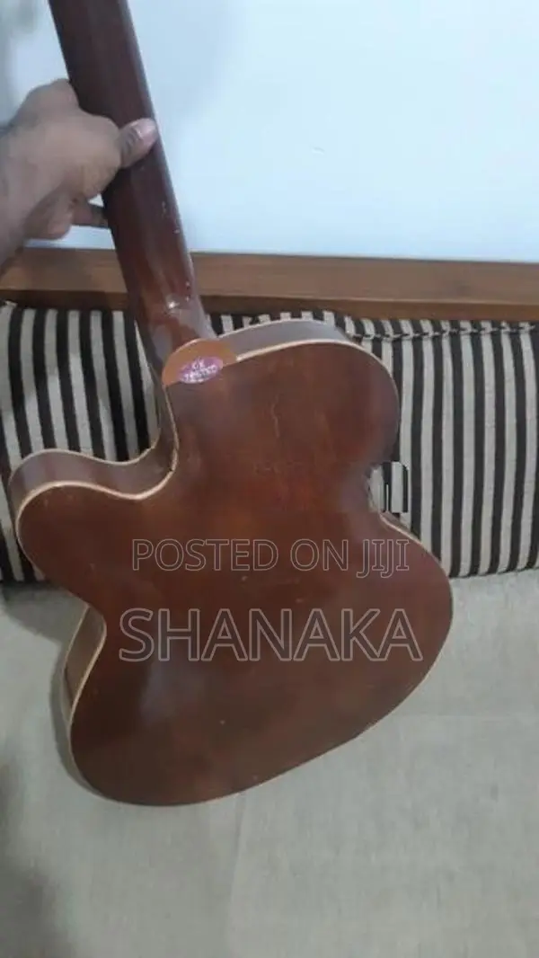 Box Guitar