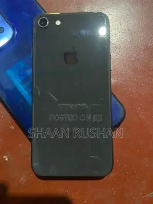 Apple iPhone 8 i phone (Used)