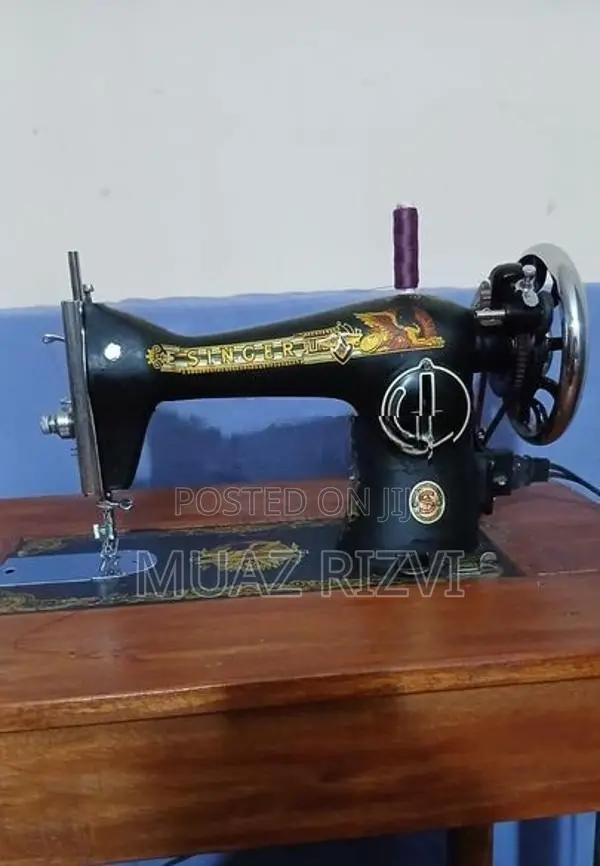 Singer Sewing Machine with Table