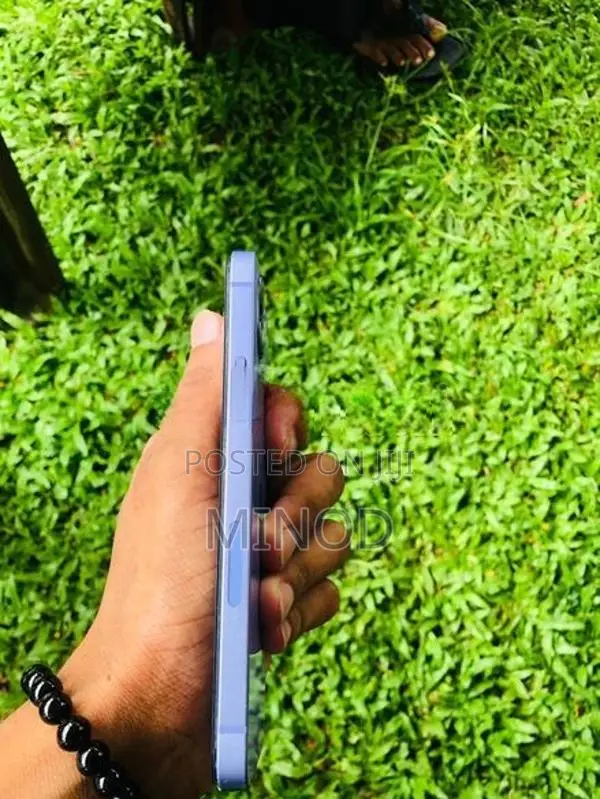 Apple iPhone 12 (Used)
