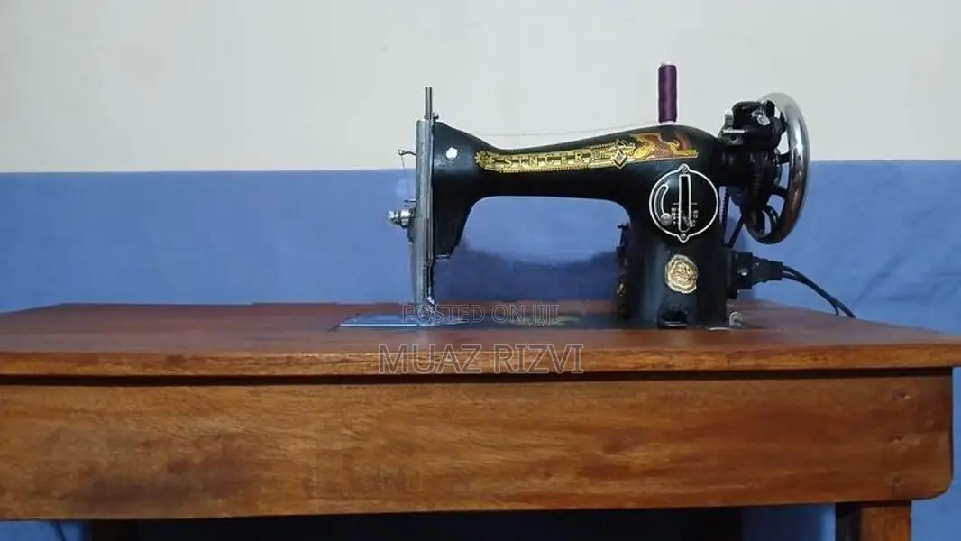 Singer Sewing Machine with Table