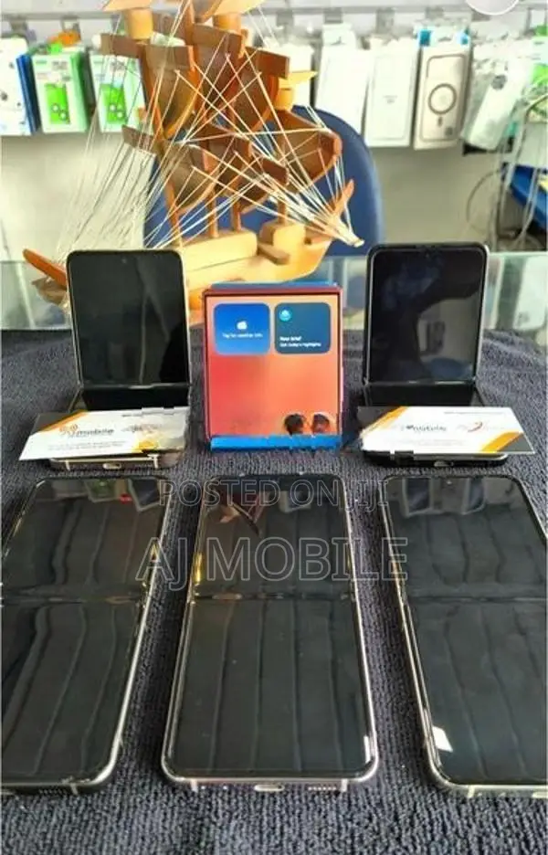 Samsung Galaxy Z Flip 6 256GB (Used)