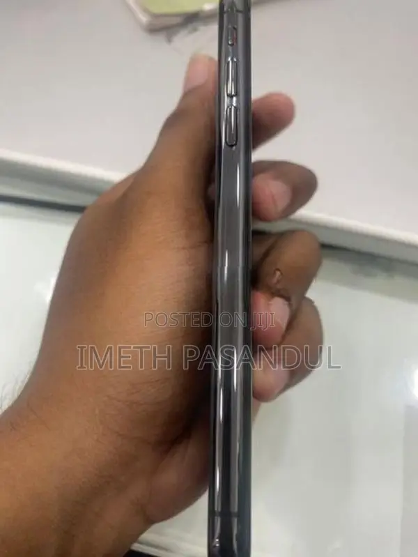 Apple iPhone XS (Used)