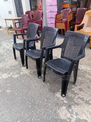 Black Arm Box Chairs