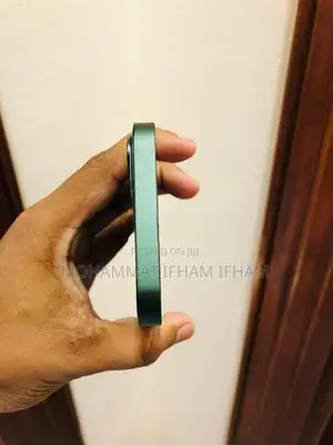 Apple iPhone 13 (Used)