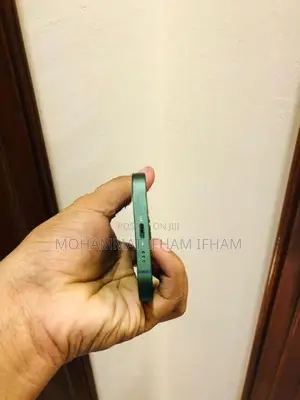 Apple iPhone 13 (Used)