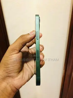 Apple iPhone 13 (Used)