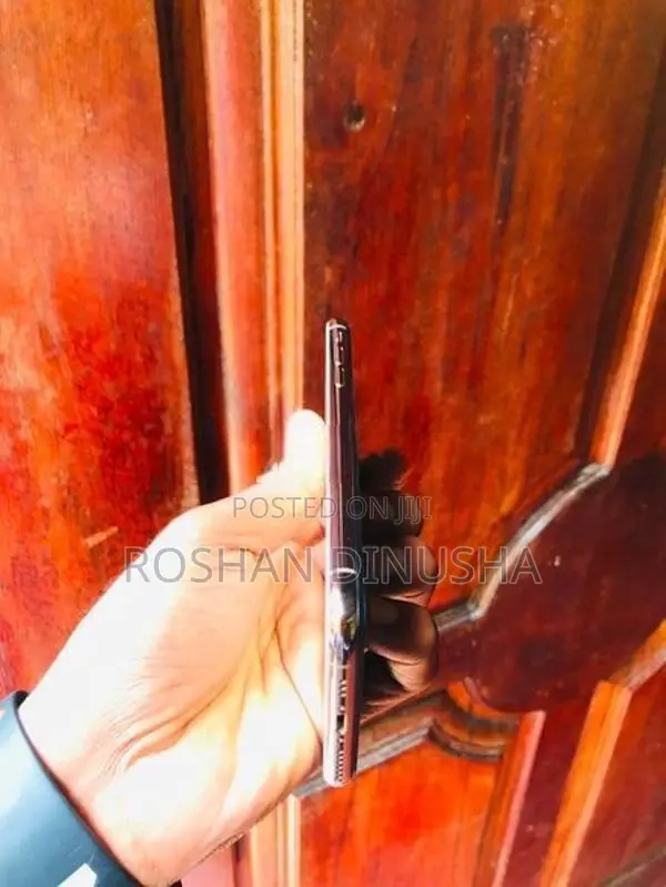 Apple iPhone XS (Used)