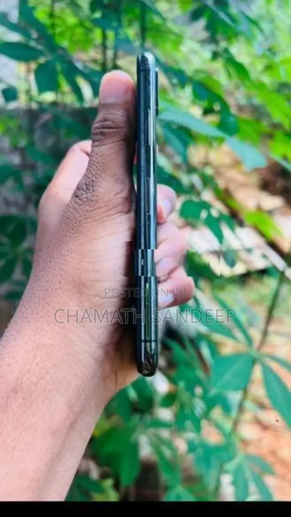 Apple iPhone X (Used)