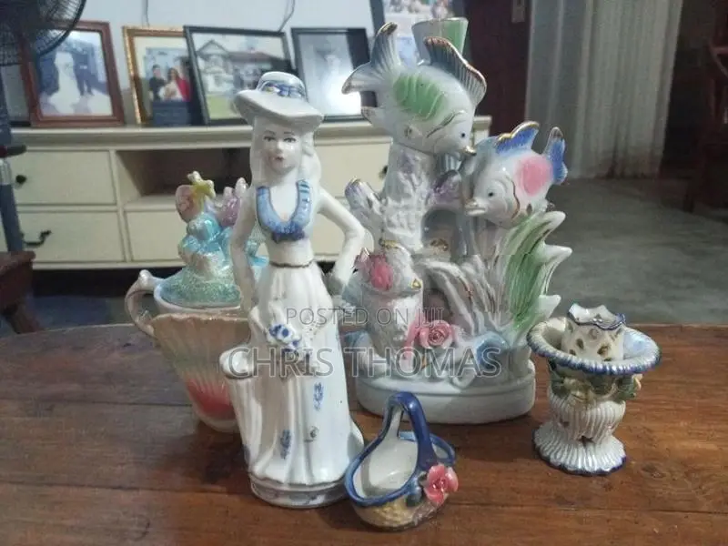 Antiques Porcelain figurines