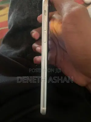 Apple iPhone SE 2 (Used)