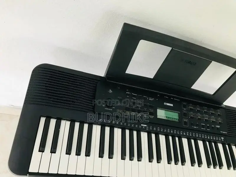 Yamaha PSR E273 KEYBOARD