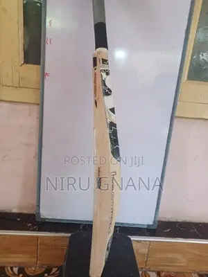 English Willow Cricket Bat
