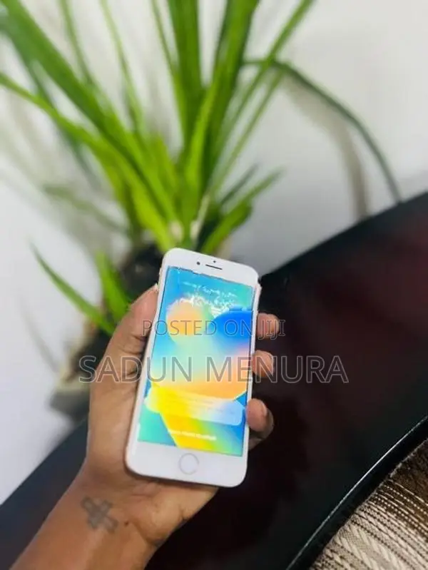 Apple iPhone 8 (Used)