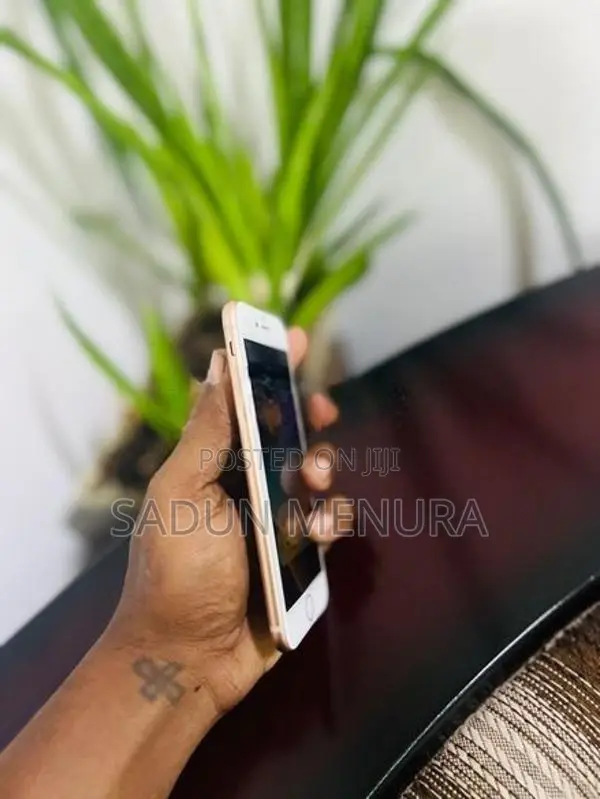 Apple iPhone 8 (Used)