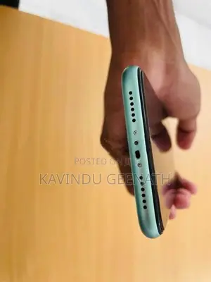 Apple iPhone 11 (Used)