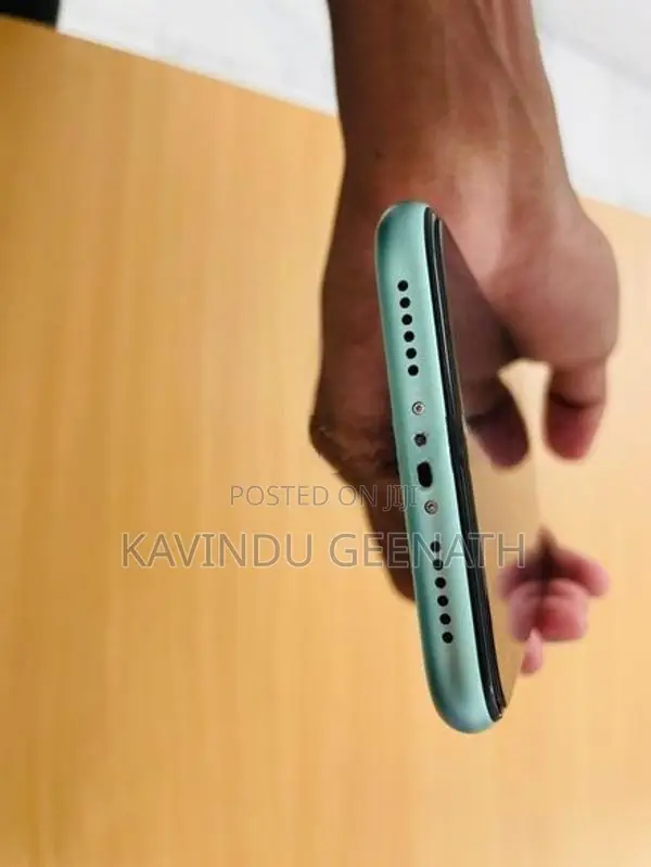 Apple iPhone 11 (Used)