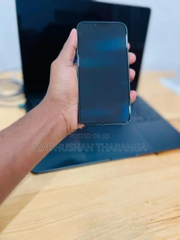Apple iPhone 13 (Used)
