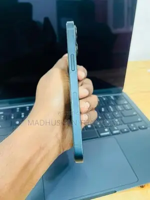 Apple iPhone 13 (Used)