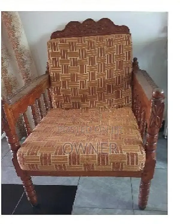 පුටු සෙට් එකක්
