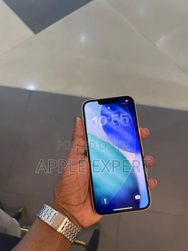 Apple iPhone 13 (Used)