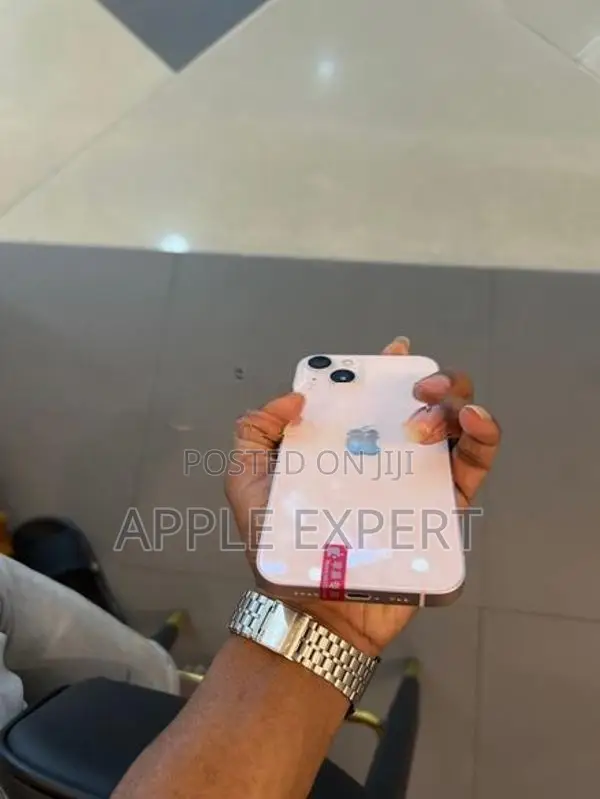 Apple iPhone 13 (Used)