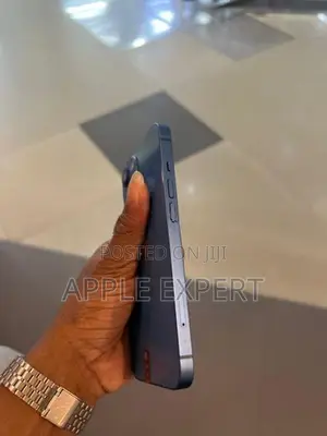 Apple iPhone 13 (Used)