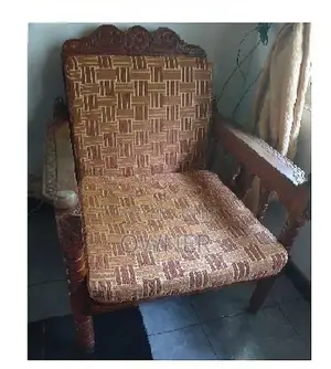 පුටු සෙට් එකක්
