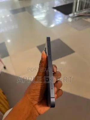 Apple iPhone 13 (Used)