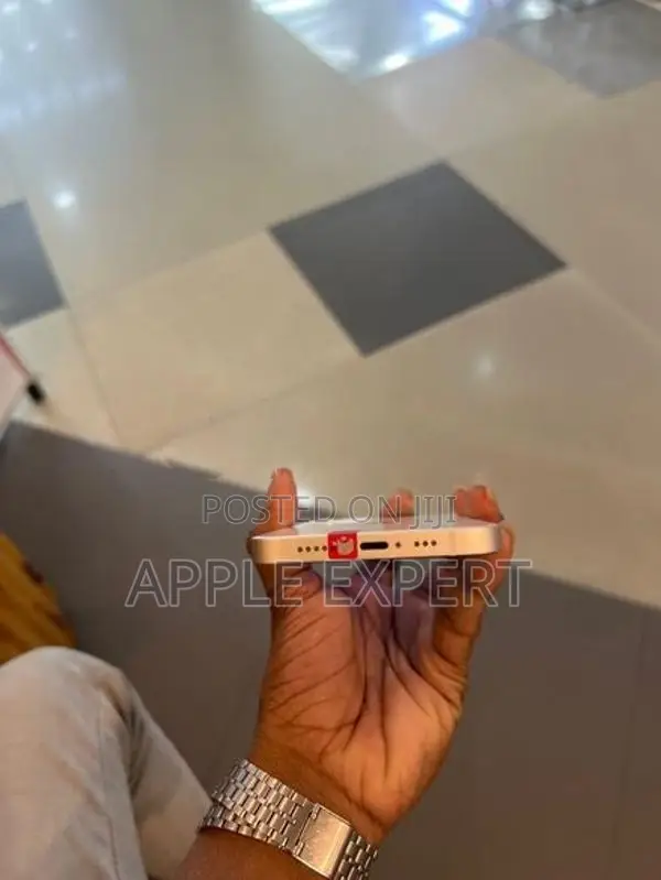 Apple iPhone 12 (Used)
