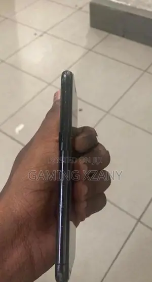 Apple iPhone X (Used)