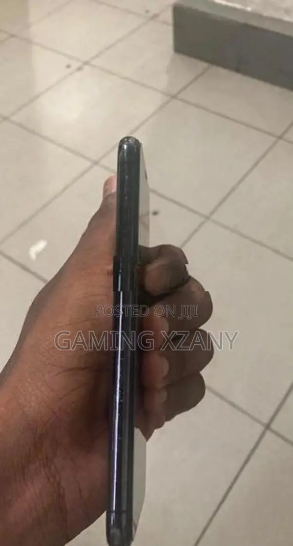 Apple iPhone X (Used)