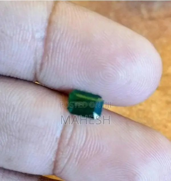Emerald Vivid Green 1 CT