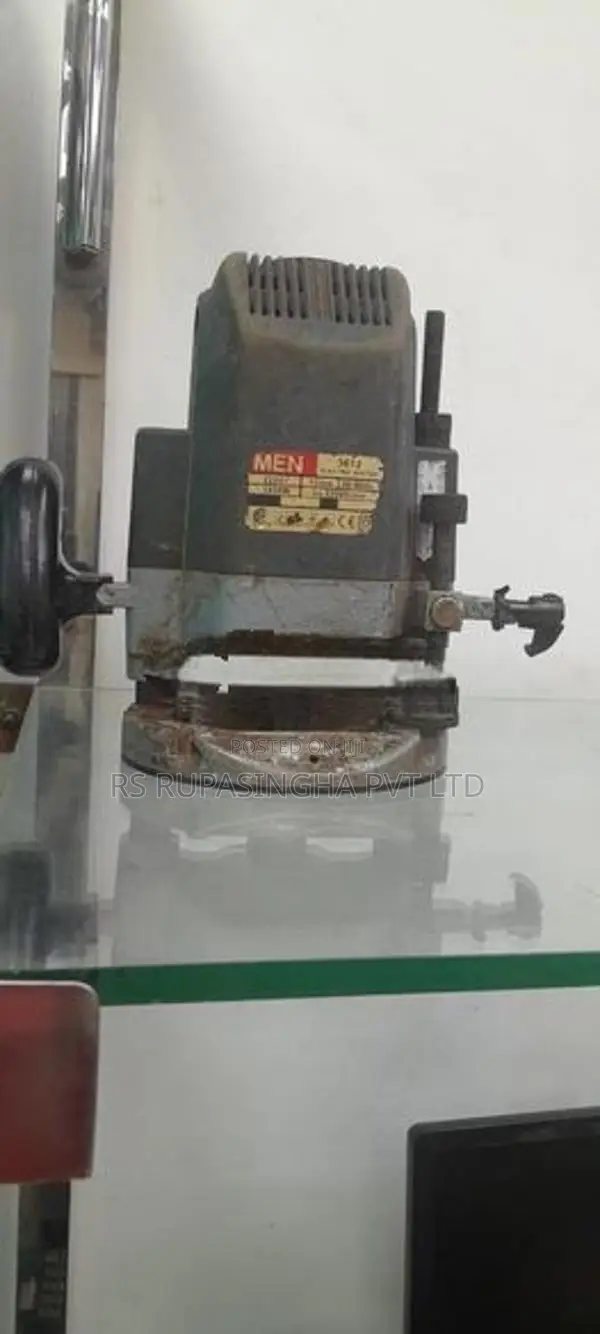 Men Router Machine